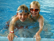 Spiele für den Kindergeburtstag im Schwimmbad
