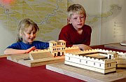 Kinder im Römermuseum Weißenburg
