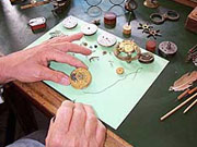 Emaillearbeiten im Techn. Museum Pforzheim