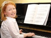 Ab wann Klavier spielen lernen